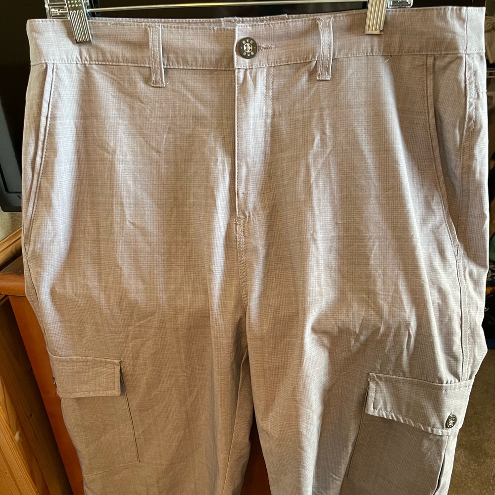 Gray Buckle Men’s Cargo shorts